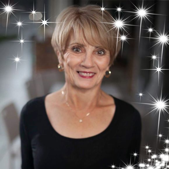 Meet your Posher, Loretta - Picture 1 of 1